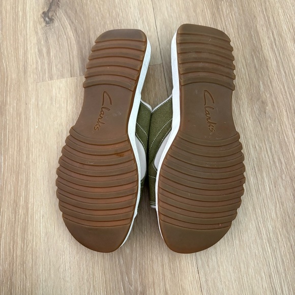 Clarks Women’s Slide Sandals – Olive Green – Size 10 - Picture 6 of 6